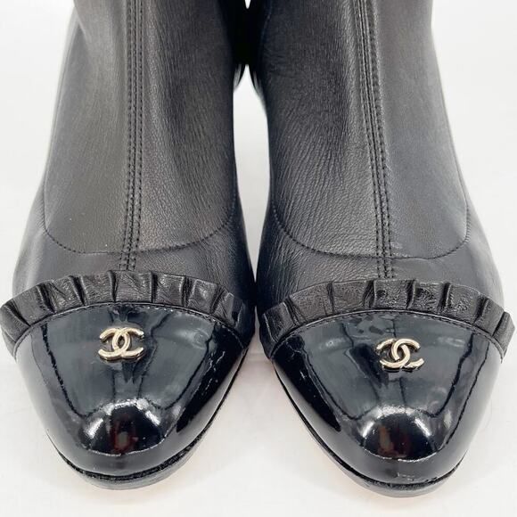 Chanel Black Leather 2010 Interlocking CC Ruffle Cap Toe Stretch Boot EU 36.5 - Picture 3 of 13